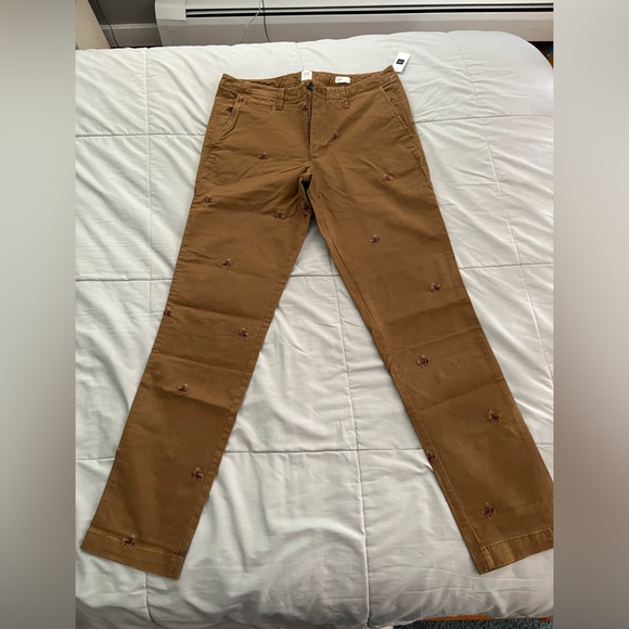 GAP Other - Men’s gap embroidered slim fit khaki chinos